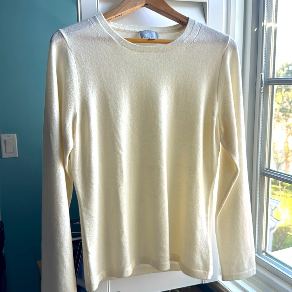 Cream cashmere round neck sweater